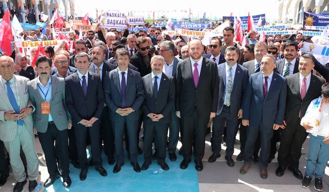 AK Parti Genel Başkan Yardımcısı Büyükgümüş, Van'da partililere hitap etti: