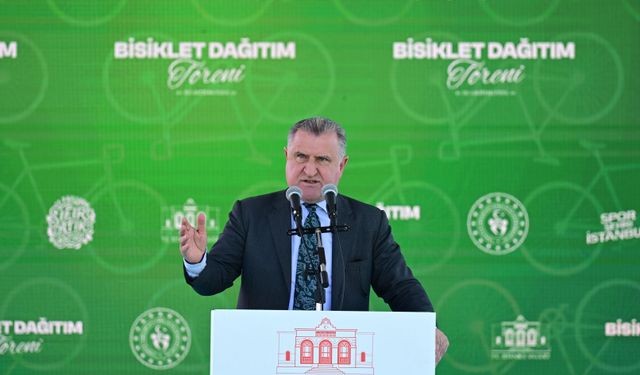 Bakan Osman Aşkın Bak, Bahçelievler'de bisiklet dağıtım töreninde konuştu:
