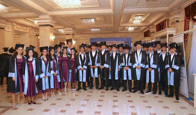 Bakü Atatürk Lisesi 2025-2026 eğitim öğretim yılı mezunlarını uğurladı