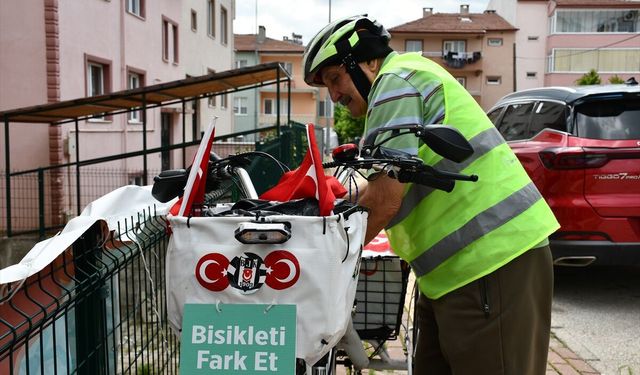 Bilecik'te 86 yaşındaki bisiklet tutkunu farkındalık için pedal çeviriyor