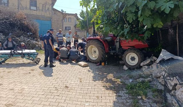 Bilecik'te kullandığı traktörden düşen kişi öldü