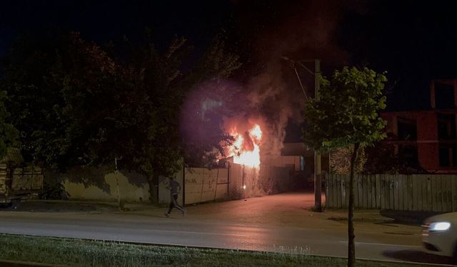 Bursa'da geri dönüşüm tesisinde çıkan yangın söndürüldü