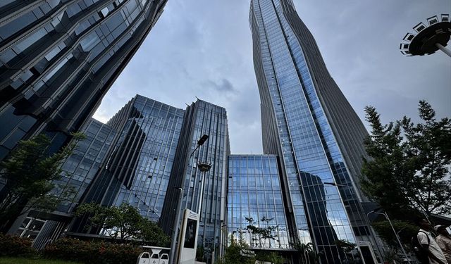 Doğu Afrika'nın en yüksek gökdeleni, Etiyopya'ya gelenlerin dikkatini çekiyor