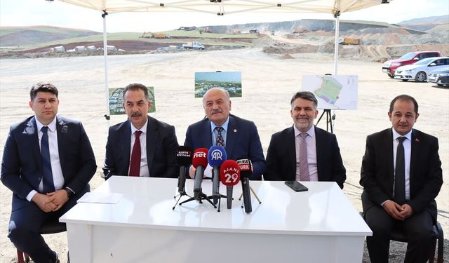Erzincan Besi Organize Tarım Bölgesi'nde altyapı çalışmaları sürüyor