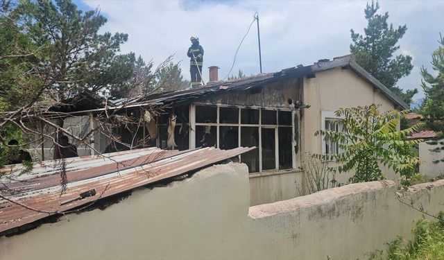Erzincan'da müstakil evde çıkan yangın söndürüldü
