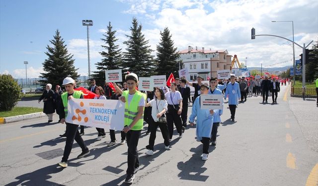 Erzurum'da öğrenciler projelerini kariyer fuarında sergiledi