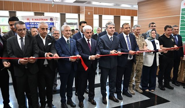 Gaziantep'te cezaevi personeli ve mahkumlarca yapılan el sanatları sergisi açıldı