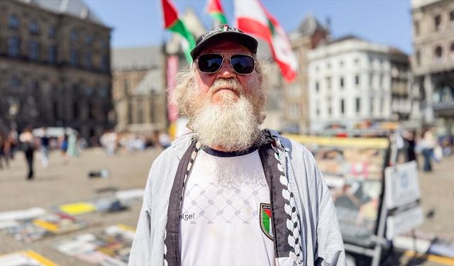 Hollandalı aktivist, İsrail'in Filistin'deki zulmünü 12 yıldır tek başına protesto ediyor