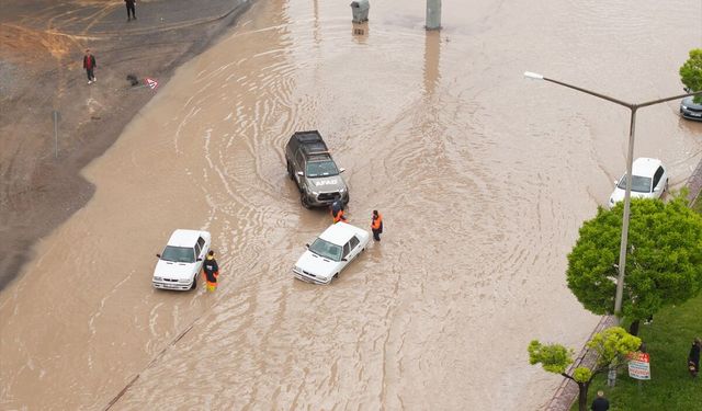 Kayseri'de sağanak ve dolu etkili oldu