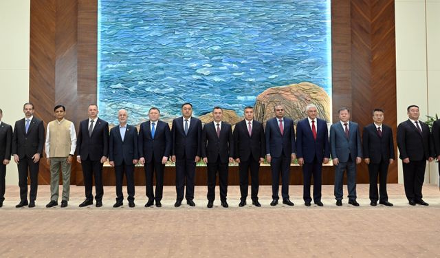 Kırgızistan Cumhurbaşkanı Caparov, ŞİÖ İçişleri ve Kamu Güvenliği Bakanlarını kabul etti