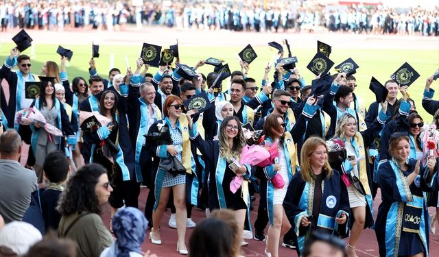 Kırklareli Üniversitesi'nde mezuniyet töreni düzenlendi