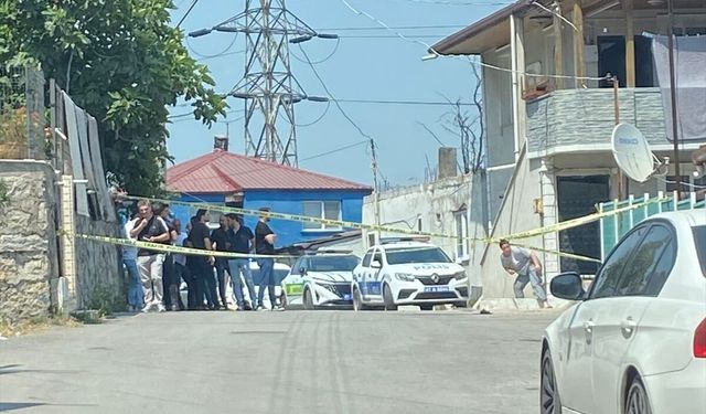 Kocaeli'de bir kişi karısını bıçaklayarak öldürdü