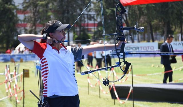 Milli okçu Hazal 'emeğinin karşılığını' olimpiyatta istiyor