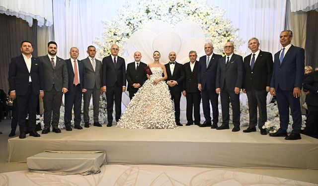 Müsavat Dervişoğlu, Kuleyin ile Kibrit çiftinin nikahında şahitlik yaptı