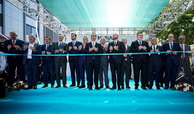 MÜSİAD İzmir Şubesi'nin yeni hizmet binası açıldı