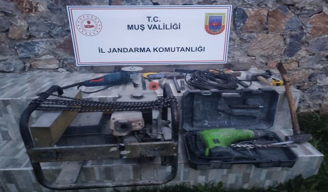 Muş'ta kaçak kazı yapan 3 zanlı gözaltına alındı
