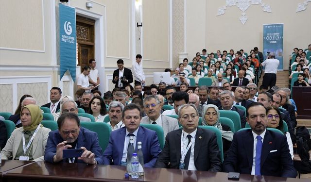 Özbekistan'ın tarihi Semerkant şehrinde '100 Yıllık Vasiyet: Türkoloji Kurultayı' başladı