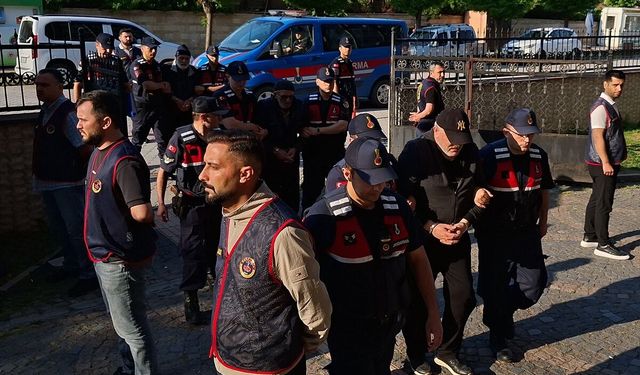 Samsun'da 20 yıl önceki kadın cinayetiyle ilgili gözaltına alınan 3 zanlı adliyede
