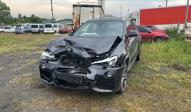 Samsun'da iki otomobilin çarpışması sonucu 3 kişi yaralandı