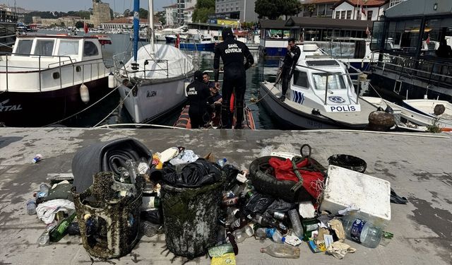 Sinop'ta denizden çıkarılan çöp kovası ve tabure gibi atıklar farkındalık için sergilendi