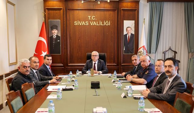 Sivas Valisi Şimşek, kene vakalarındaki artış nedeniyle vatandaşları uyardı: