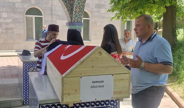 Tokat'ta düştüğü Kelkit Çayı'nda cesedi 6 gün sonra bulunan gencin cenazesi defnedildi