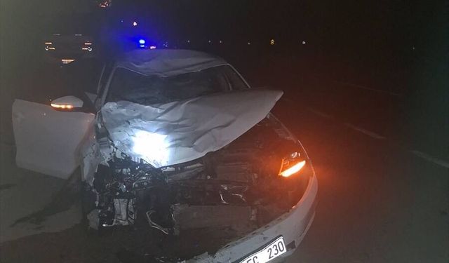 Tokat'ta otomobille motosikletin çarpıştığı kazada 2 kişi öldü, 1 kişi yaralandı