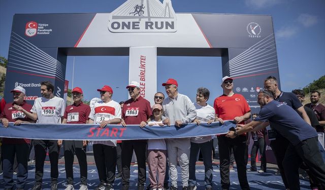 Ulaştırma ve Altyapı Bakanı Uraloğlu 'One Run' yol koşusuna katıldı