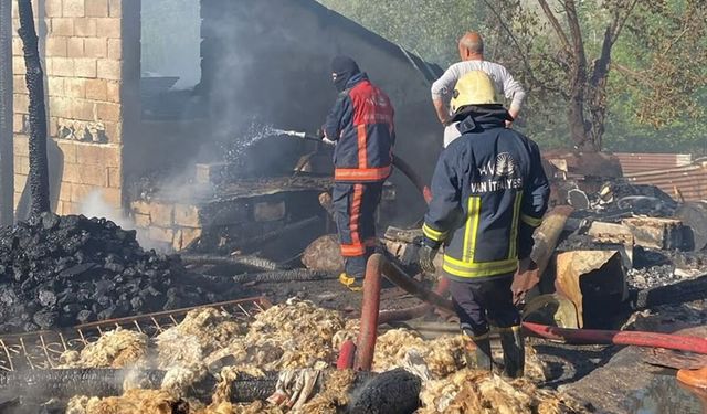 Van'da müstakil evde çıkan yangın söndürüldü
