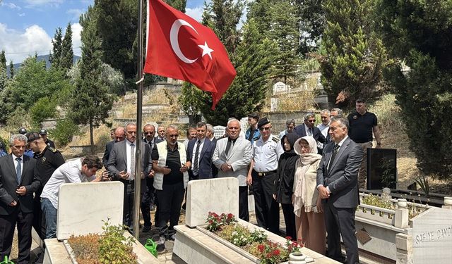 15 Temmuz şehidi Metin Arslan, Karabük'te mezarı başında anıldı