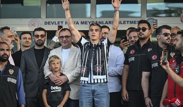 Beşiktaş'ın transfer görüşmelerinde bulunduğu Leandro Trossard, İstanbul'a geldi