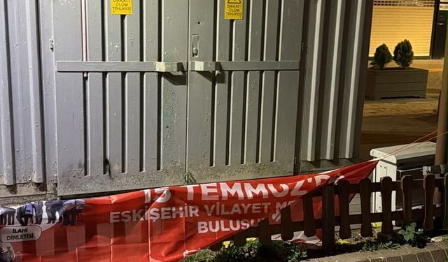 Eskişehir'de Hamamyolu Caddesi'nde 15 Temmuz afişlerinin indirildiği iddiası