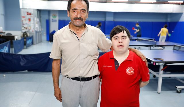 'Özel sporcu' oğlunun başarısından ilham alıp başka çocuklar için çaba gösteriyor