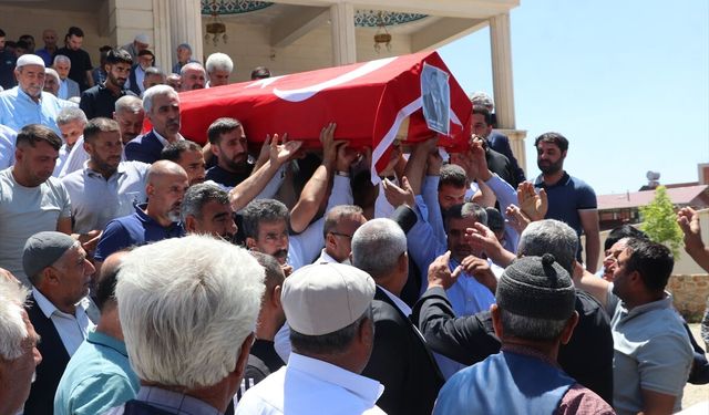 Şirvan Belediye Başkanı Necat Cellek'in cenazesi toprağa verildi