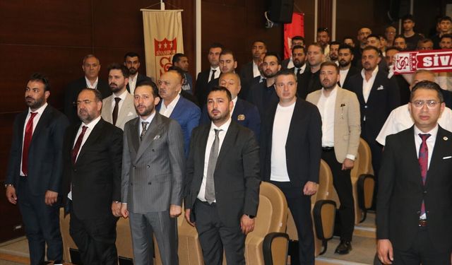 Sivasspor'da Burak Özçoban, yeniden başkan seçildi