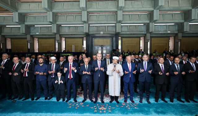 TBMM Başkanı Kurtulmuş, Meclis Camisi'nde şehitler için düzenlenen Mevlid-i Şerif Programı'na katıldı