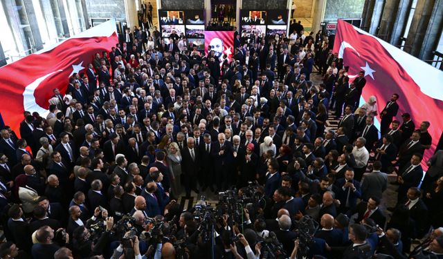 TBMM Başkanı Kurtulmuş, Meclis'teki 15 Temmuz temalı sergilerin açılışını yaptı