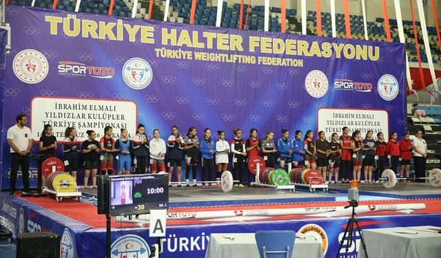 Yıldızlar Kulüpler Türkiye Halter Şampiyonası Sakarya'da başladı