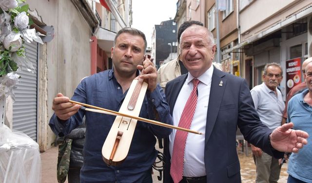 Zafer Partisi Genel Başkanı Özdağ, Giresun'da ziyaretlerde bulundu