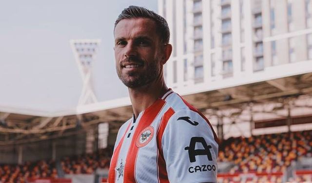 İngiliz futbolcu Jordan Henderson'u renklerine bağladı