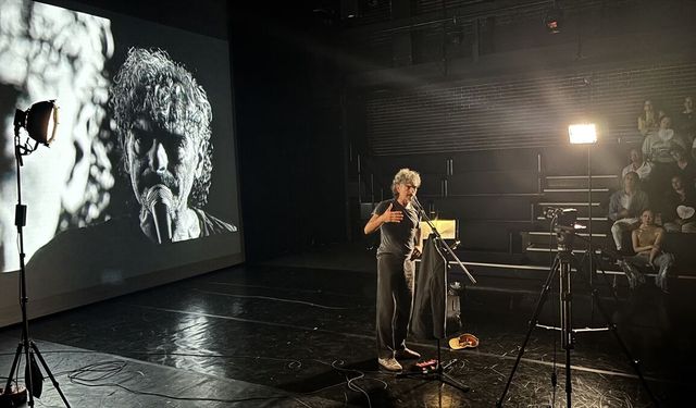 Mehmet Ali Nuroğlu “Dünyada” ile Londra sahnesinde