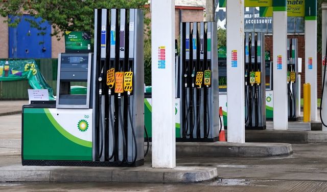 Dizel fiyatı rekor kırdı: Litre başına 1,99 sterlin