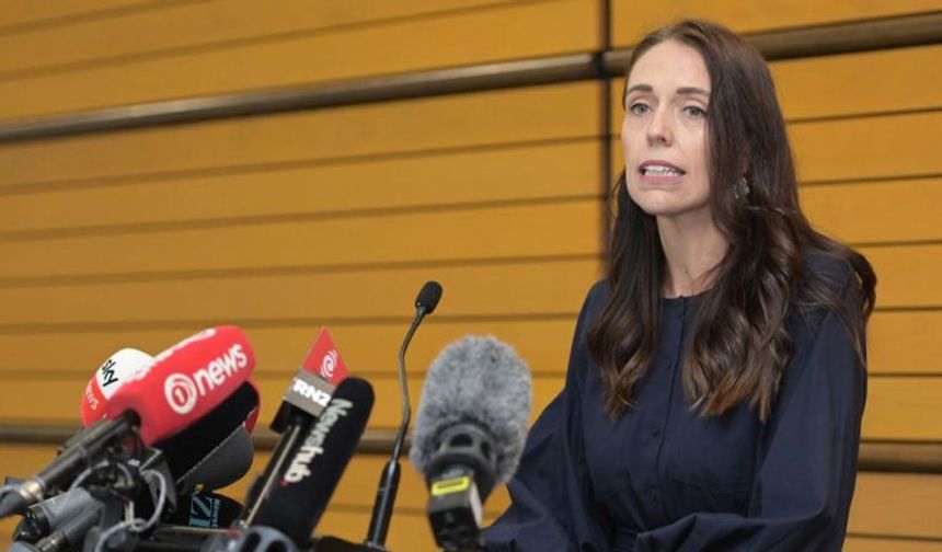 Yeni Başbakanı Ardern görevini bırakıyor