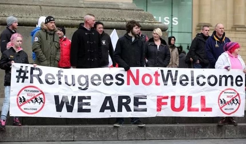 İngiltere, Türkiye'den gelen düzensiz göçmenleri hızla sınır dışı etmek için özel anlaşma arayışında