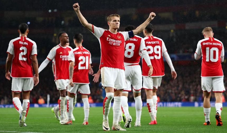 Arsenal, Premier Lig'e gövde gösterisiyle başladı