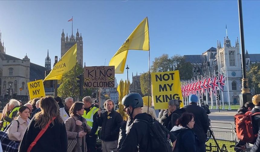 İngiltere'de monarşi karşıtları, İngiliz Milletler Topluluğu Günü'nde protesto düzenledi
