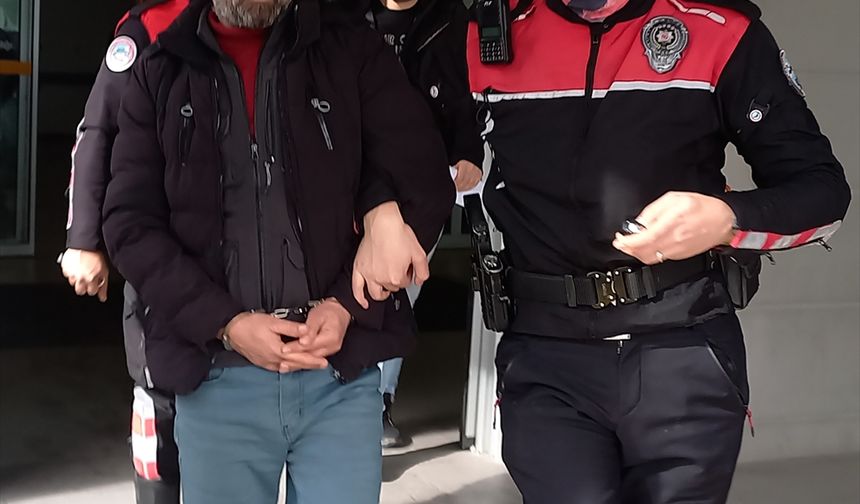 Manisa'da ayrı yaşadığı eşi tarafından tabancayla vurulan kadın öldü