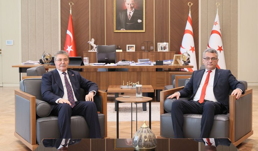 Cumhurbaşkanı Tufan Erhürman, Başbakan Ünal Üstel’i kabul ederek görüştü.