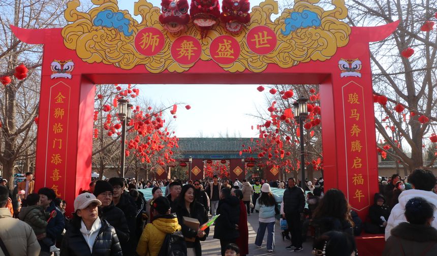 Çin Ay Yeni Yılı'nı kutladı