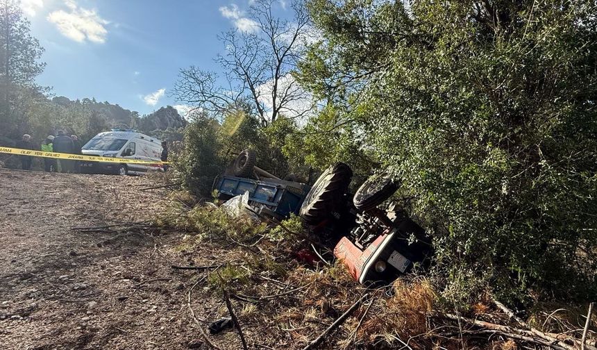 Isparta'da traktörün şarampole devrildiği kazada sürücü öldü